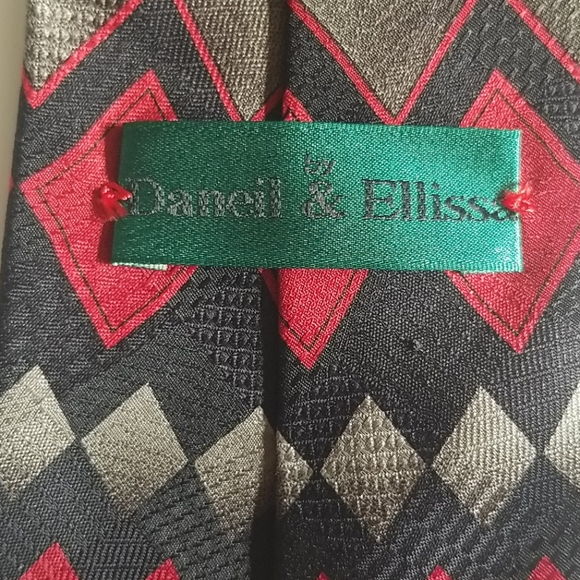 Daneil & Ellisse Tie with pocket square - Picture 3 of 6